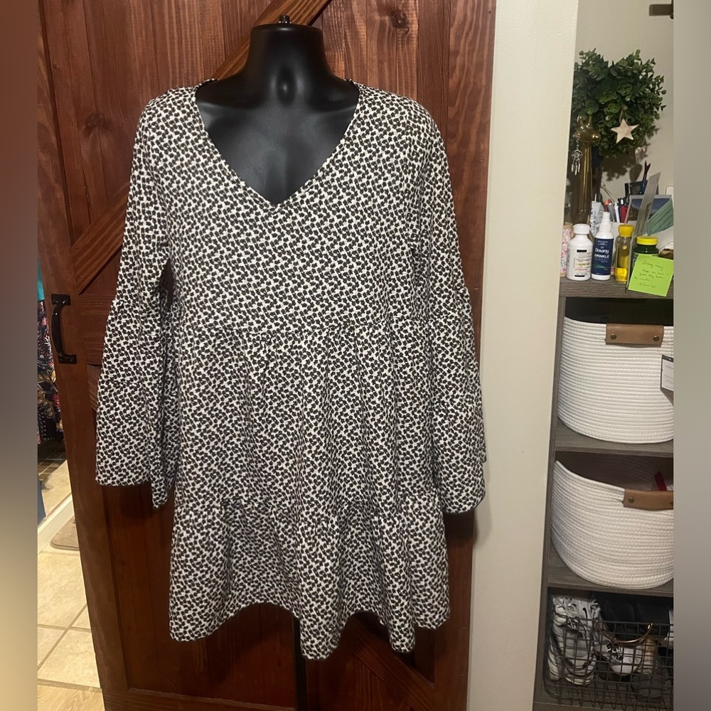 NWOT! Carole Christian tiered bell sleeve dress size XL